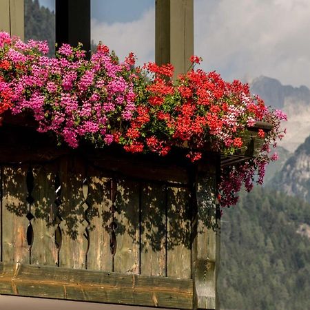 Suite Italy Pinzolo Due Giustino Exterior foto