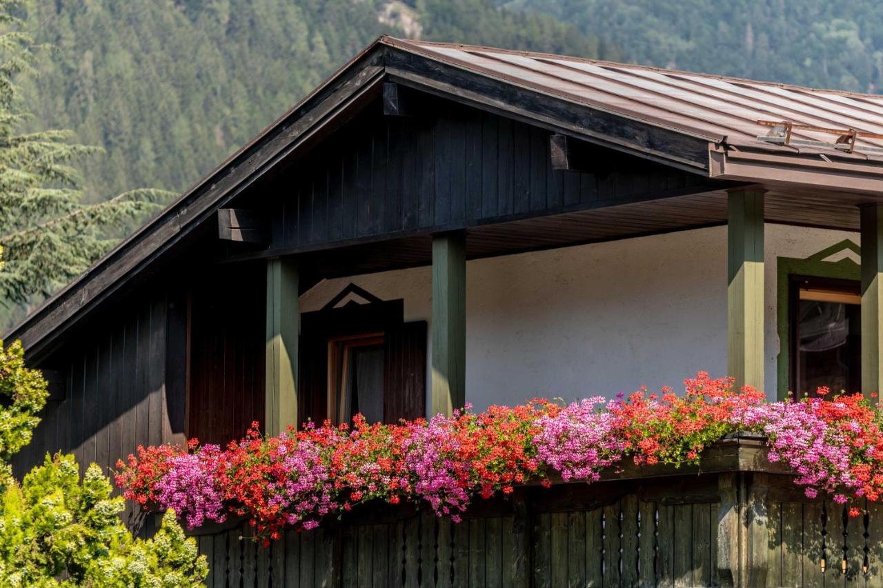 Suite Italy Pinzolo Due Giustino Exterior foto